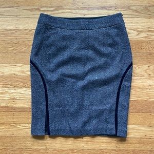 Club Monaco size 2 navy pencil skirt